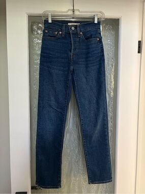 Levi’s Wedgie Straight Jeans